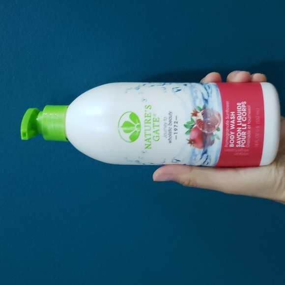 Discontinued and rare nature's gate pomegranate sunflower body wash vegan 532 mL - Picture 1 of 5